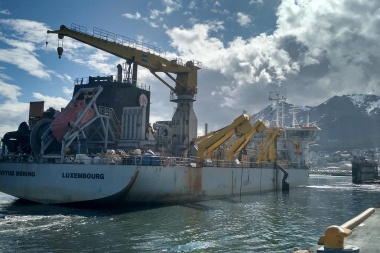 Puerto de Ushuaia: Arrancó el dragado en el lado sur del muelle