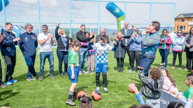 Vuoto y Bertone inauguraron las mejoras realizadas al playón deportivo "El Choconcito"