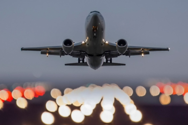 Aeronáuticos se suman al paro de la CGT y no habrá vuelos el lunes