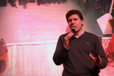 "Nos ocupamos y trabajamos todos los días para enfrentar la crisis", dijo Melella