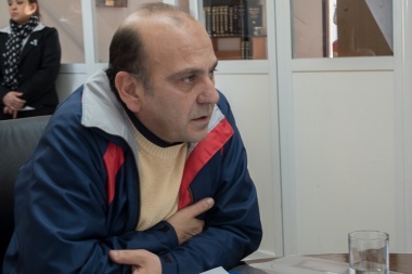 Ofrecimiento de candidatura a Melella: "Pino debe soñar que habló con los compañeros"
