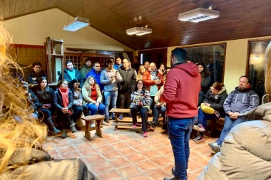 Vuoto mantuvo un encuentro con vecinos de Andorra: “Hemos ganado una batalla cultural porque regularizamos los barrios”