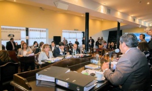 Legisladores proponen crear una "Comisión Malvinizadora Fueguina"