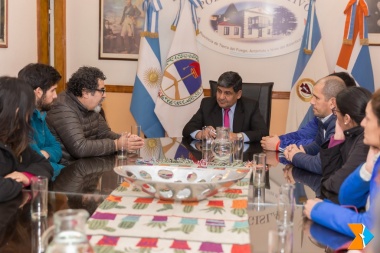 Problemática habitacional: vecinos de Ushuaia plantearon inquietudes al vicegobernador Arcando