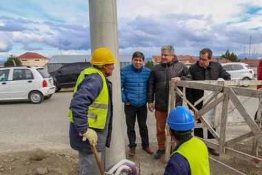 En febrero finalizará nueva iluminación LED de la calle de la Base Naval