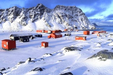 Argentina y el Reino Unido acordaron desarrollar proyectos científicos en la Antártida