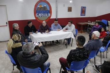Gobierno firmó el contrato para la construcción de un gimnasio para el Club Garibaldi