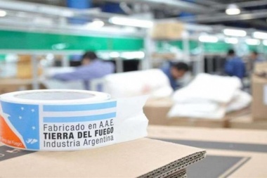 Industria Fueguina: Caída de contratos, congelamiento salarial y negociación de premios