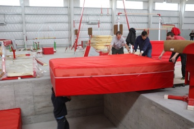 Instalan el equipamiento del nuevo Centro Municipal de Gimnasia Artística