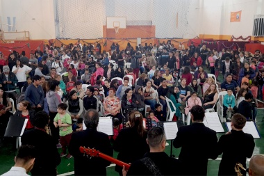 Vecinos acompañaron la sexta jornada solidaria del Voluntariado Municipal en Río Grande