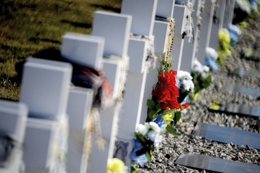 Malvinas: confirman que hay tumbas mal identificadas en el cementerio de Darwin