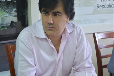 Nogar propone que los vehículos municipales sean ploteados con una frase sobre Malvinas
