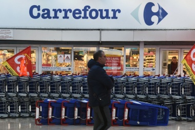 Ante la incertidumbre económica post elecciones, Carrefour congela los precios