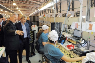 ¿Fabricar o importar?: los planes de Nación para la industria electrónica de Tierra del Fuego