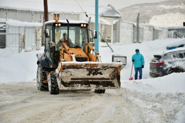 Se aguardan nuevas nevadas: en Ushuaia continúa el operativo para garantizar la transitabilidad