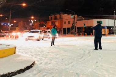 Arranca la semana y la nieve sigue sorprendiendo a los riograndenses