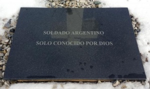 Acuerdo diplomático para identificar a los soldados enterrados en Malvinas