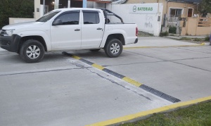 Instalan reductores de velocidad en distintos puntos de la ciudad