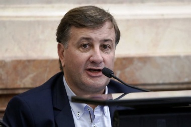 Catalán Magni fustigó a Macri: “El veto es el fracaso de la política”