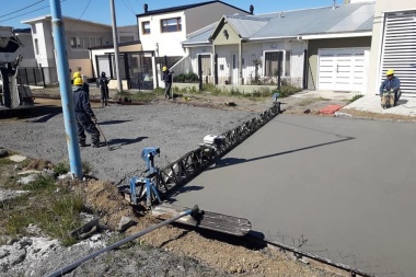 Avanza la pavimentación de calles en tres barrios de Río Grande