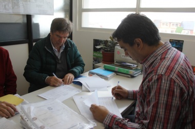 Se firmó el contrato para la construcción de la cuarta mano de Hipólito Yrigoyen