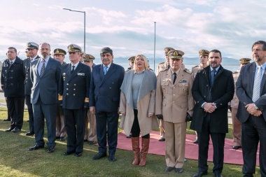 Bertone participó del acto por el 134° aniversario de la Prefectura Naval en Ushuaia