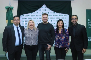 Bertone firmó convenio con la Universidad Siglo XXI para estatales y sus familiares directos