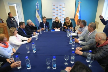 “Plan útil”: La gobernadora lanzó un acuerdo de precios para la compra de útiles escolares