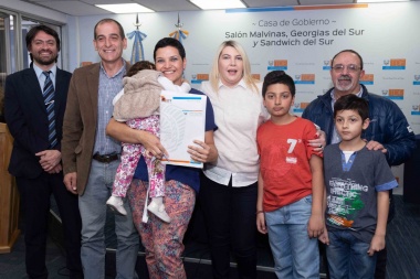 Entregaron viviendas a médicos del Hospital de Ushuaia y a familias de afiliados de ATE