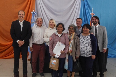 Bertone presidió la entrega de 71 nuevas viviendas en Ushuaia