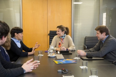Melella firmó un convenio con la Ciudad de Buenos Aires para implementar un programa de terminalidad educativa a distancia
