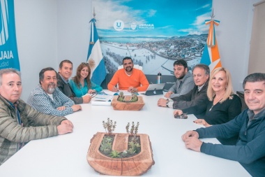 Vuoto firmó un acuerdo con vecinos del barrio El Mirador para el cuidado de un espacio verde