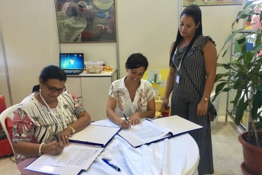 `Educa a tu hijo´: el Municipio de Río Grande firmó un convenio con Cuba para implementar el programa en la ciudad