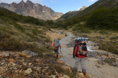 Brindan recomendaciones para disfrutar del senderismo en Tierra del Fuego