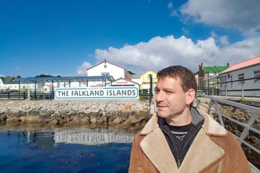 Kelpers multaron a un abogado argentino que quiso llevarse una munición como "recuerdo"