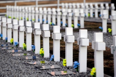 Día histórico: los familiares de los caídos en Malvinas ya están en el cementerio de Darwin