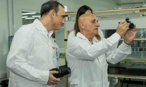 Industria fueguina: Caballero visitó las firmas High-Tech y KMG