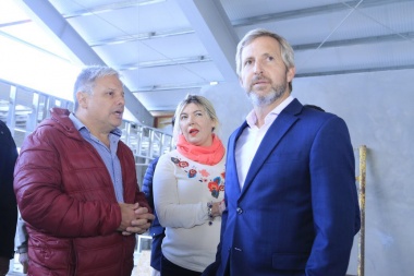Bertone y Frigerio recorrieron la obra del Polideportivo en Margen Sur