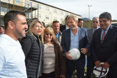 Frigerio en Ushuaia: "El Ministro siempre está ayudando a Tierra del Fuego", dijo Bertone