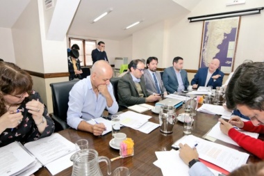 Gobierno espera apoyo legislativo para destinar casi mil millones de pesos en obras públicas