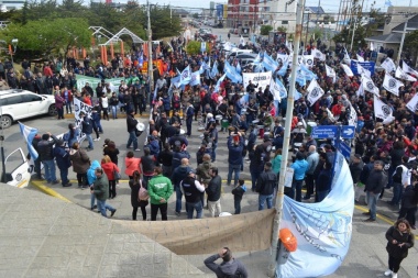 Gremios fueguinos se suman hoy al paro nacional y movilizan desde el mediodía