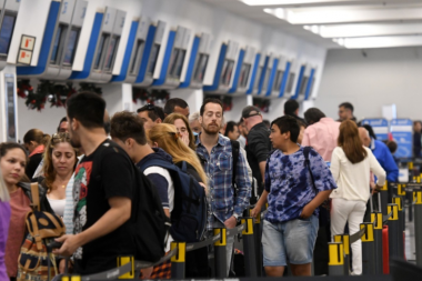 Aeroparque, con todos los vuelos cancelados desde el mediodía