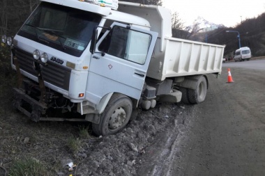 Un camión sin frenos atropelló a dos menores en Ushuaia y uno de ellos falleció
