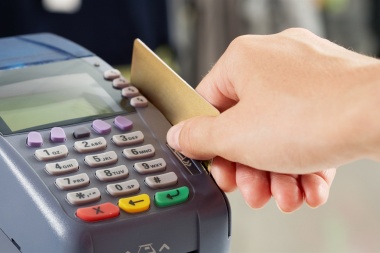 Crecen las ventas con tarjetas de crédito y débito