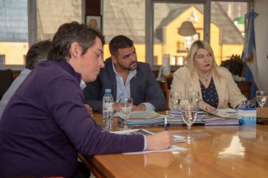 Bertone se reunió con intendentes, diputados y senadores por las negociaciones con Nación