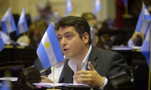 Martín Pérez cuestionó la política de “buenos vecinos” con Gran Bretaña