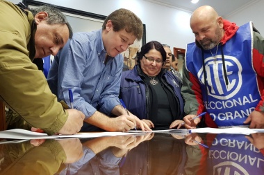 Aumento a municipales: "Estamos contentos con este acuerdo logrado con los gremios"