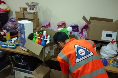 El voluntariado de Defensa Civil repartirá este fin de semana los juguetes recolectados en la campaña por el día del niño