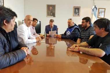 Gobierno convocará a los gremios para evaluar una nueva forma de negociación paritaria