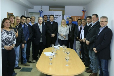 Bertone firmó dos convenios con las Cámaras de Comercio de Ushuaia, Tolhuin y Río Grande